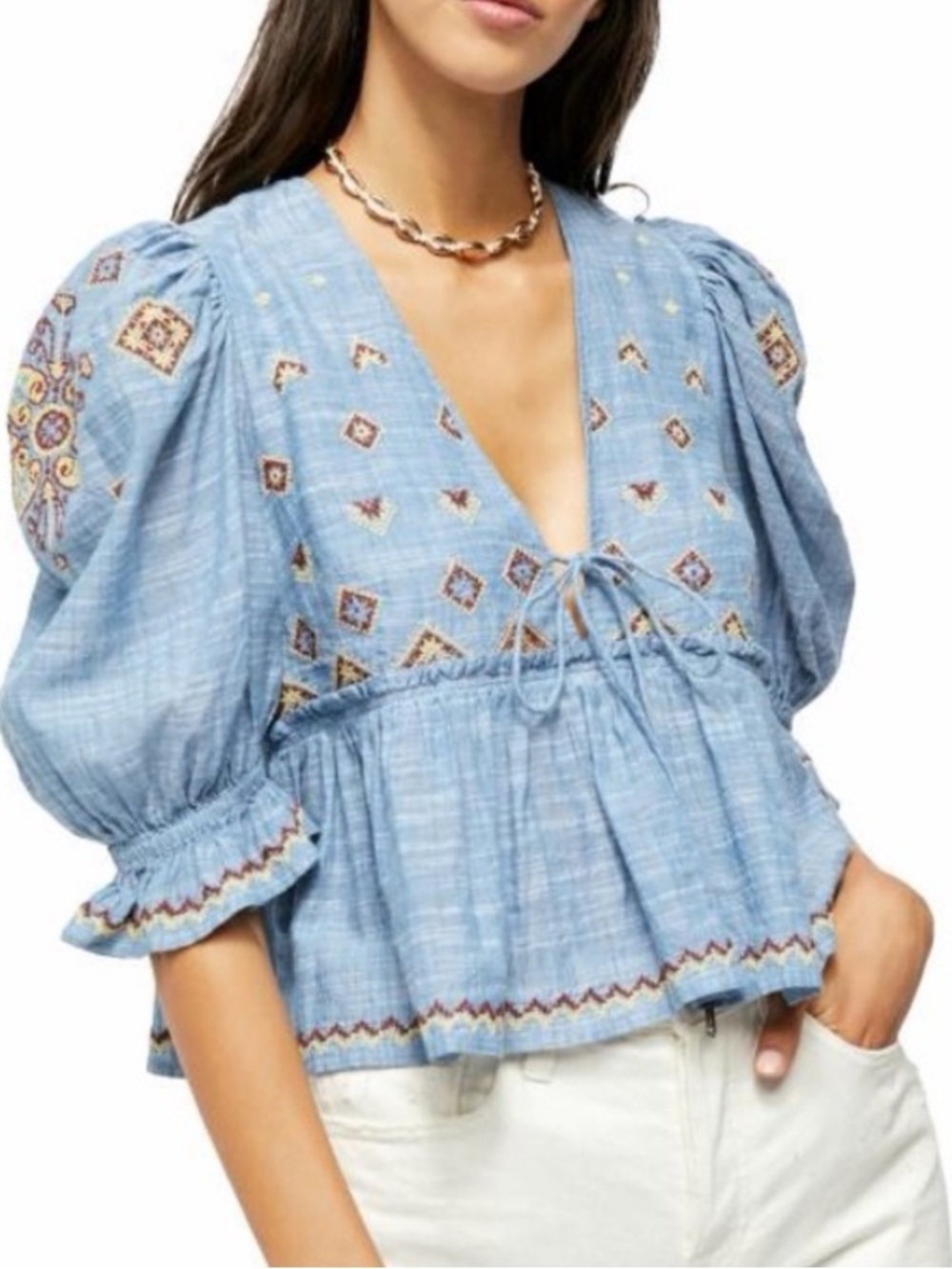 Free People Tallulah Chambray Embroidered Peasant Top. Size Large